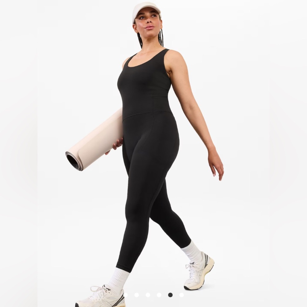 Athleta Salutation Stash 7/8 Length Bodysuit